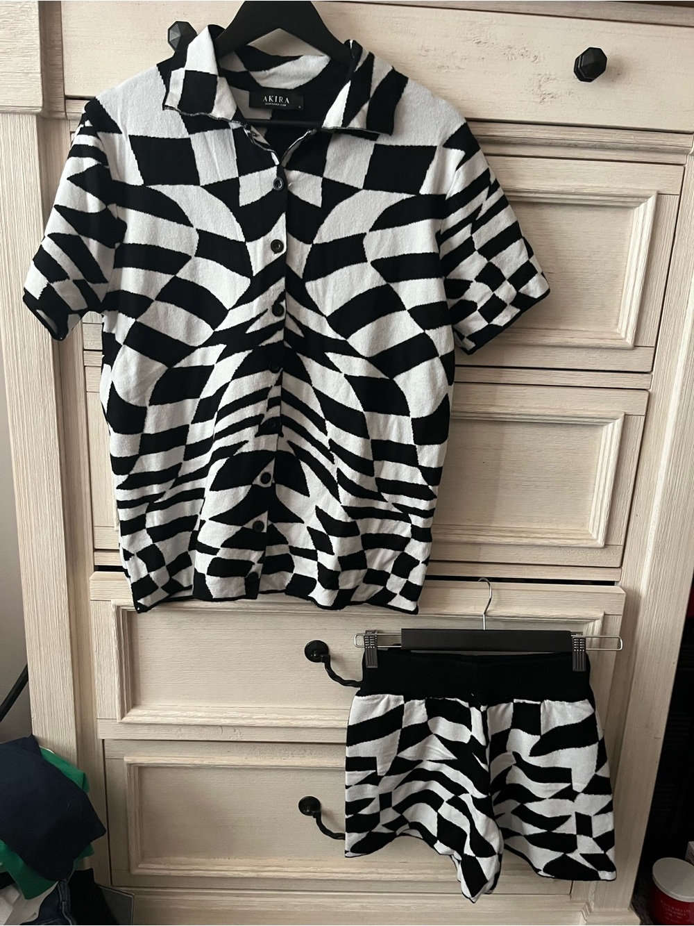 AKIRA Black & White Optical Wave Knit Shirt and Shorts